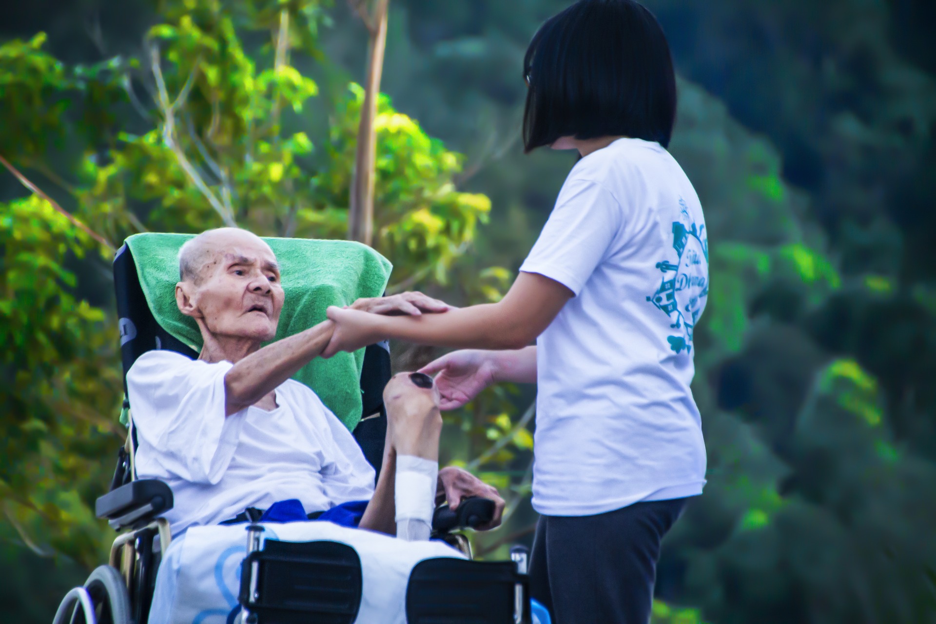 how-to-care-for-the-elderly-tips-for-the-caregivers-content-rally