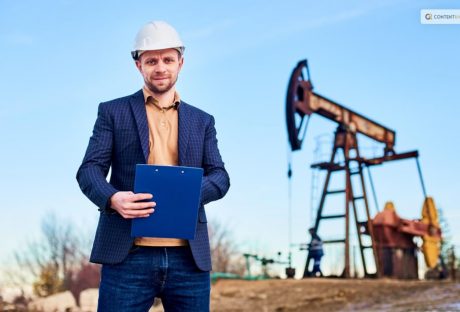 what does a petroleum engineer do