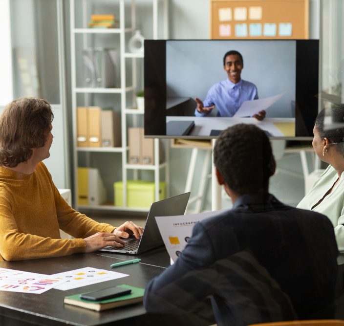 managing remote workers training